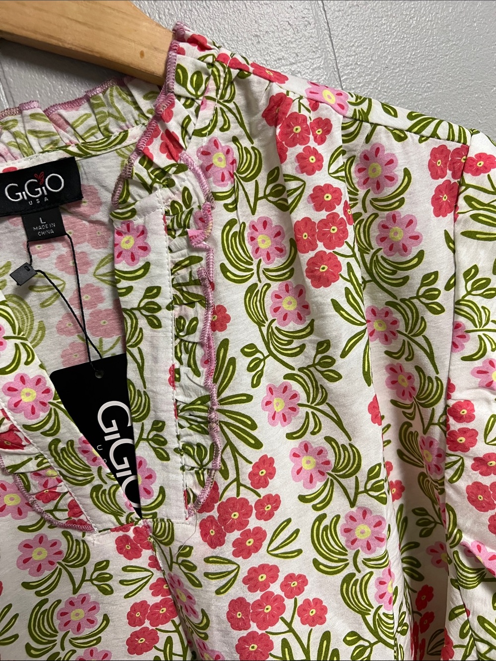 NWT GiGio USA Floral Pink & Green Top Blouse Shirt Large Pink Green Yellow - Picture 7 of 14